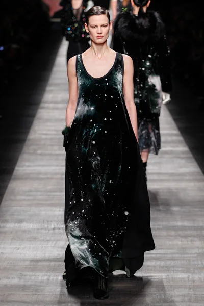 Look 49